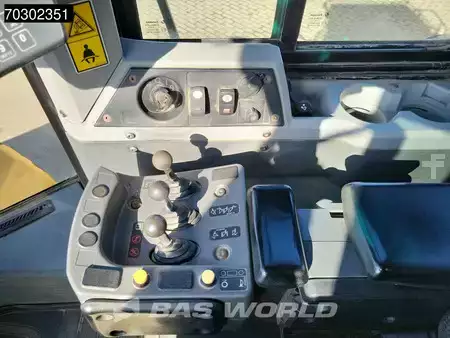 Ładowarki kołowe 2011 Caterpillar 972 K (30)