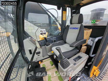 Koparki gąsienicowe 2025 Hyundai R340 L New (32)