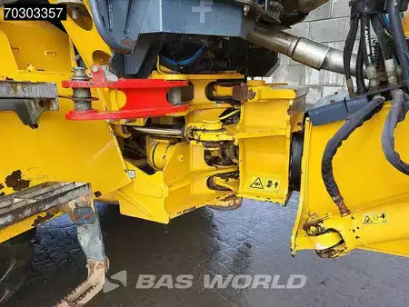 Nivelohjatut dumpperit 2016 Bell B30 E (15)