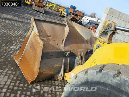 Chargeuse sur pneus 2018 Liebherr L576 (14)