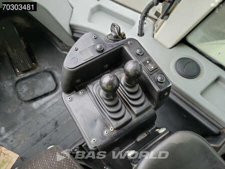 Chargeuse sur pneus 2018 Liebherr L576 (33)