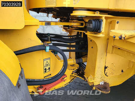 Kerekes rakodó 2003 Volvo L60 E L60E (30)