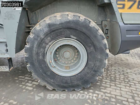 Chargeuse sur pneus 2015 Liebherr L576 (24)