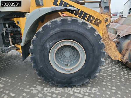 Chargeuse sur pneus 2015 Liebherr L576 (25)