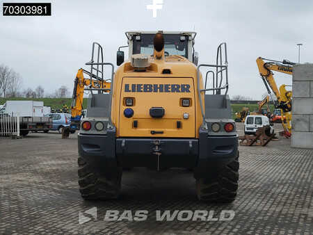 Chargeuse sur pneus 2015 Liebherr L576 (8)