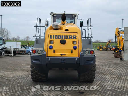 Chargeuse sur pneus 2015 Liebherr L576 (10)