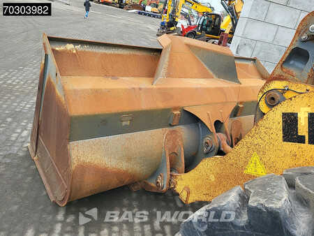 Chargeuse sur pneus 2015 Liebherr L576 (12)