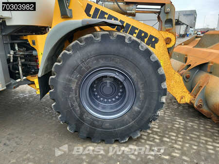 Chargeuse sur pneus 2015 Liebherr L576 (26)