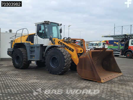 Chargeuse sur pneus 2015 Liebherr L576 (3)