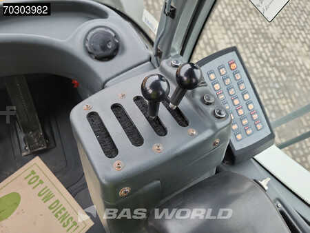 Chargeuse sur pneus 2015 Liebherr L576 (32)