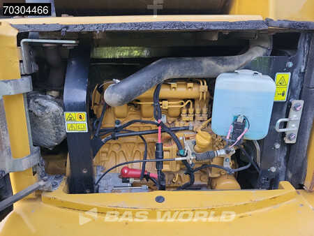 Mini excavadoras 2019 Caterpillar 305 E2 3 Buckets (37)