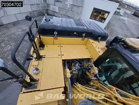 Beltegraver 2016 Caterpillar 326 F L (27)