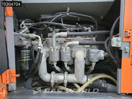 Escavatori cingolati 2018 Hitachi ZX300 LC -6 (39)
