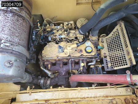 Escavatori cingolati 2015 Caterpillar 318 E L (27)