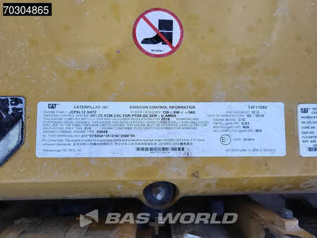 Kedjegraver 2018 Caterpillar 352 F (18)