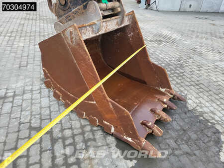 Rupsgraafmachines 2015 Hitachi ZX210 LC-5B ZX210LC-5B 2 Buckets + Forks (17)