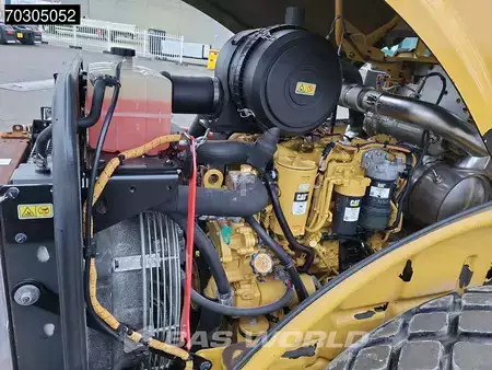 Compacteur monocylindre 2017 Caterpillar CS66 B A/C (14)