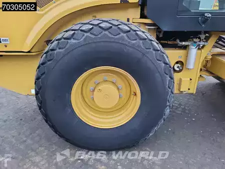 Compacteur monocylindre 2017 Caterpillar CS66 B A/C (19)