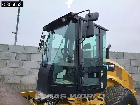 Compacteur monocylindre 2017 Caterpillar CS66 B A/C (22)