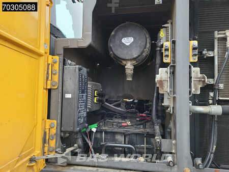 Pelles sur chenilles 2017 Volvo EC300 E L (22)