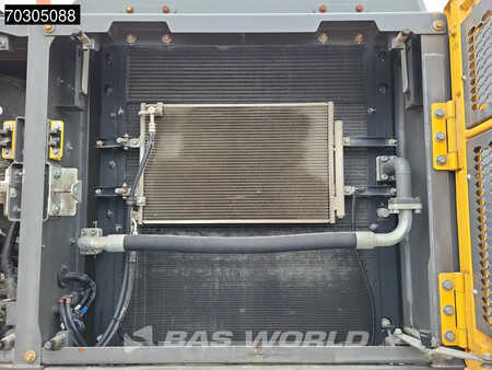 Pelles sur chenilles 2017 Volvo EC300 E L (24)