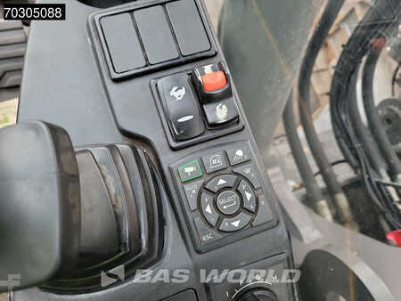 Pelles sur chenilles 2017 Volvo EC300 E L (39)