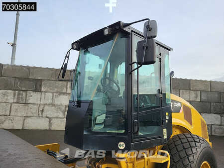 Enkelt tromlekomprimator 2018 Caterpillar CS66 B A/C (19)