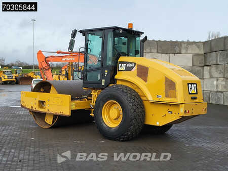 Enkelt tromlekomprimator 2018 Caterpillar CS66 B A/C (2)