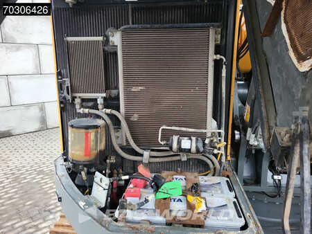 Escavatori cingolati 2016 Liebherr R926 Compact Tiltrotator (15)