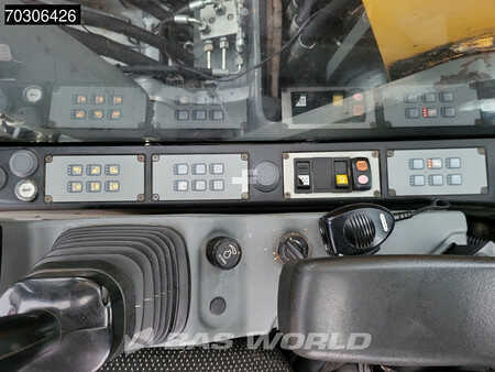 Escavatori cingolati 2016 Liebherr R926 Compact Tiltrotator (30)