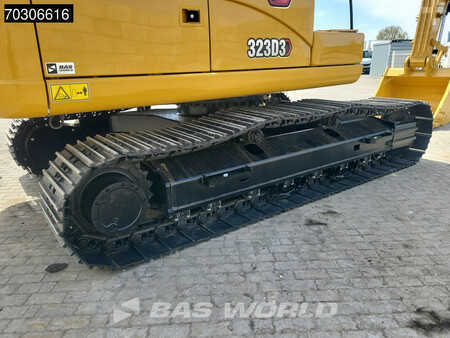 Korečková rýpadla 2025 Caterpillar 323 D3 (22)