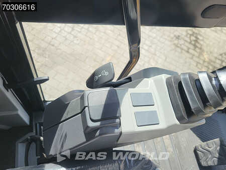 Korečková rýpadla 2025 Caterpillar 323 D3 (33)