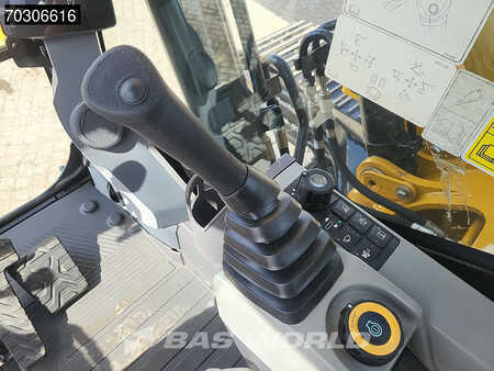 Korečková rýpadla 2025 Caterpillar 323 D3 (35)