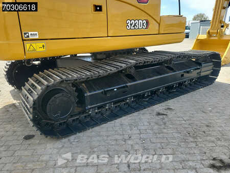 Korečková rýpadla 2025 Caterpillar 323 D3 (22)