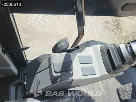 Korečková rýpadla 2025 Caterpillar 323 D3 (33)