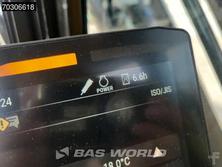 Korečková rýpadla 2025 Caterpillar 323 D3 (36)