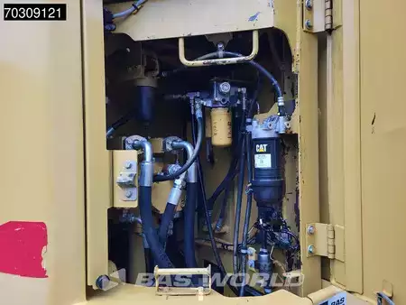 Korečková rýpadla 2016 Caterpillar 325 FL CR (18)