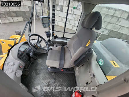 Wielladers 2015 Volvo L120 H (21)