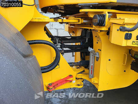 Wielladers 2015 Volvo L120 H (26)