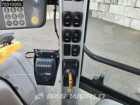 Wielladers 2015 Volvo L120 H (34)