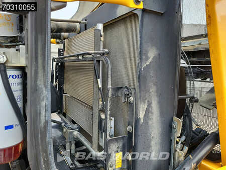 Wielladers 2015 Volvo L120 H (39)