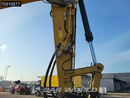 Korečková rýpadla 2017 Caterpillar 325 FL CR Tiltrotator (11)