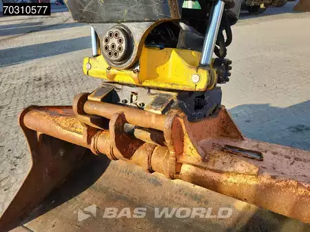 Korečková rýpadla 2017 Caterpillar 325 FL CR Tiltrotator (13)