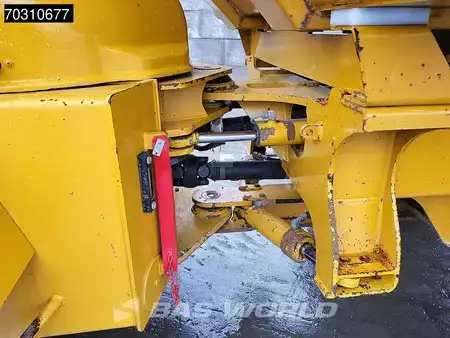 Zalomené klouby-dampry  2012 Hydrema 912 DS 912 DS MultiTip - Front Axle Suspension (19)