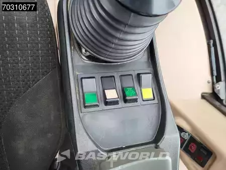 Zalomené klouby-dampry  2012 Hydrema 912 DS 912 DS MultiTip - Front Axle Suspension (40)