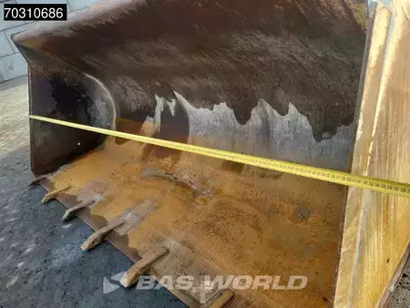 Kerekes rakodó 2014 Liebherr L514 Forks + Bucket (17)