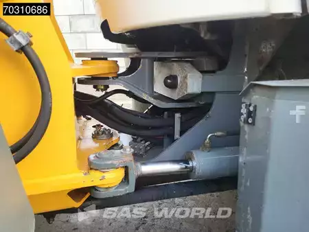 Kerekes rakodó 2014 Liebherr L514 Forks + Bucket (29)