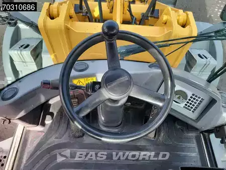 Kerekes rakodó 2014 Liebherr L514 Forks + Bucket (36)