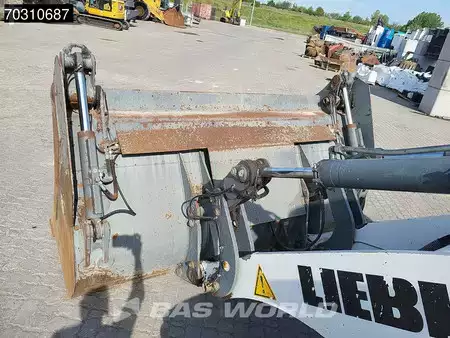 Kolové nakladače 2014 Liebherr L538 (15)
