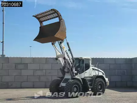 Kolové nakladače 2014 Liebherr L538 (2)